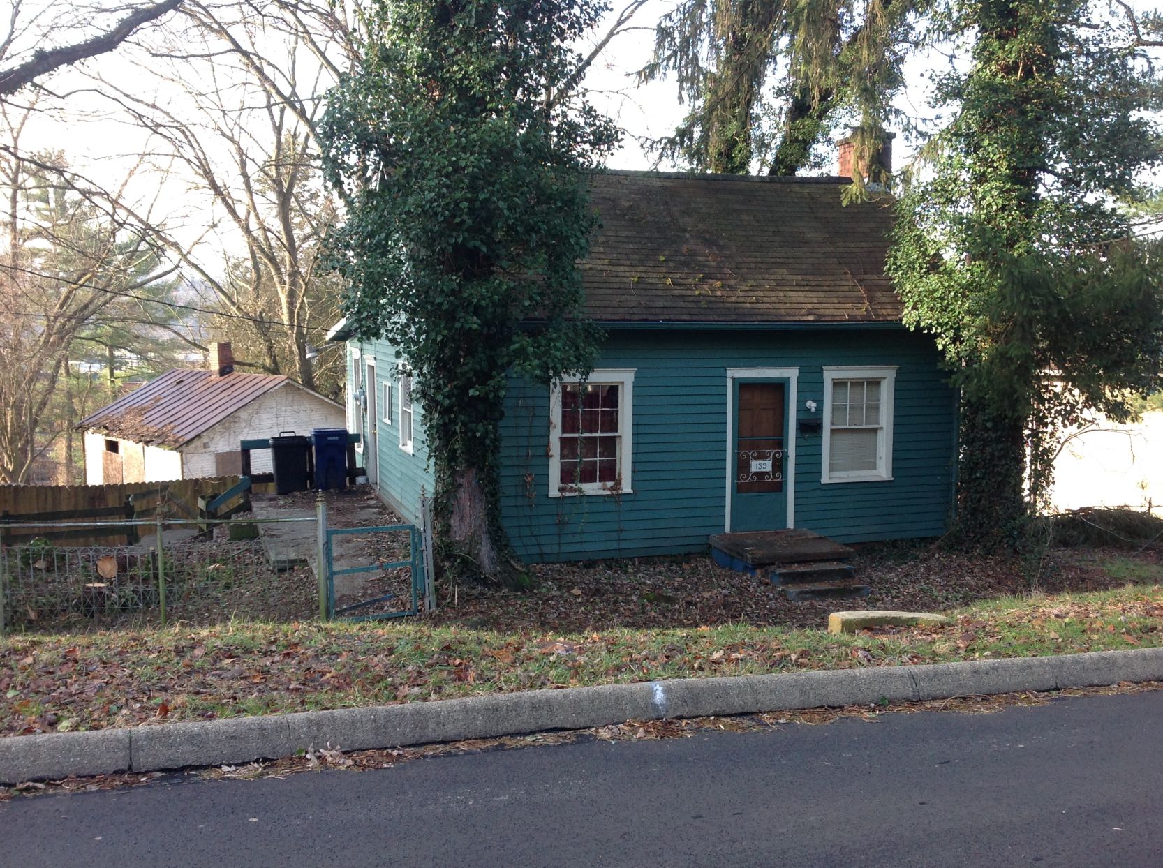 Davison house on Dean Ave.